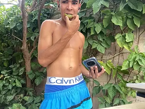 twinks 28 online show from October 2025 04:40:02 PM