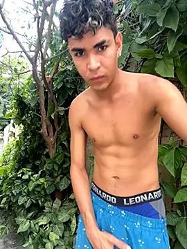 twinks 28 online show from November 2025 06:30:02 PM