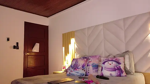 Anaise latif online show from November 2025 11:42:01 AM