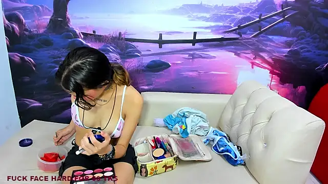 hot littlenaughty online show from March 2025 05:09:01 PM