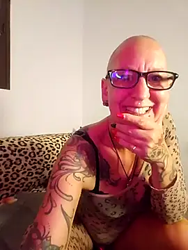 Emma Milf25 online show from November 2025 03:45:01 PM