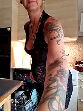 Emma Milf25 online show from October 2025 09:45:01 AM