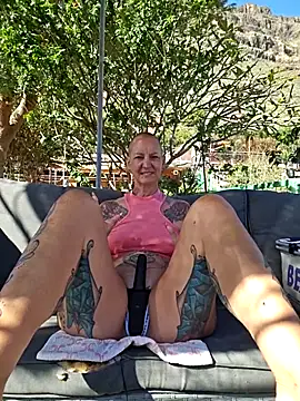 Emma Milf25 online show from February 2026 11:10:01 AM