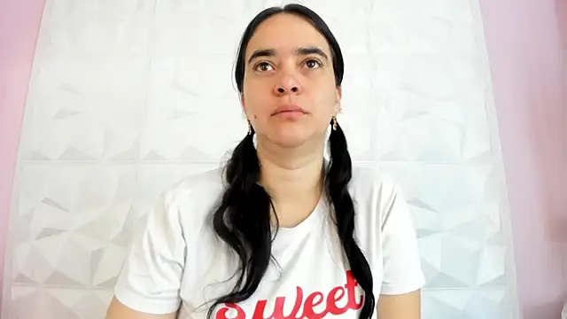 Snapshot of Valeriagomez_ chatting on November 2025 11:59:02 AM Valeriagomez online show from November 2025 11:59:02 AM