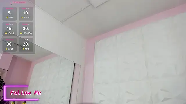 Snapshot of Valeriagomez_ chatting on October 2025 12:04:02 PM Valeriagomez online show from October 2025 12:04:02 PM