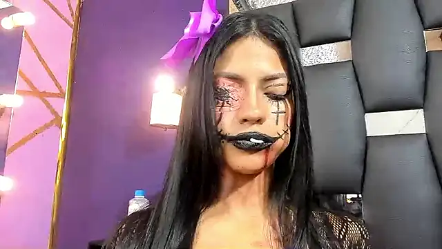 EMYCLARK01 online show from October 2025 12:17:02 PM