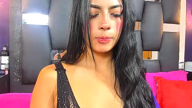 EMYCLARK01 online show from November 2025 02:21:02 AM