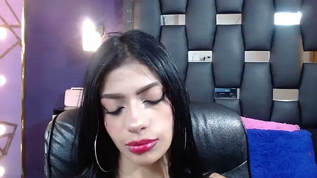 EMYCLARK01 online show from March 2026 03:17:02 AM