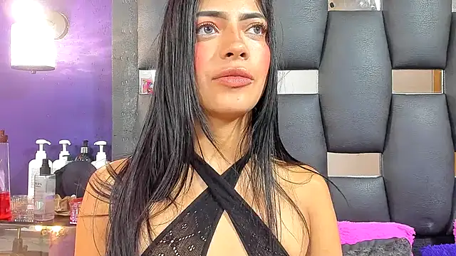 EMYCLARK01 online show from January 2026 11:30:02 PM