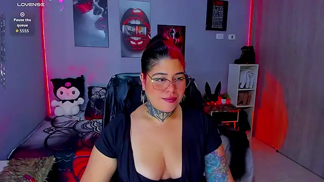 Snapshot of Veronika_metal chatting on October 2025 08:14:01 AM Veronika metal online show from October 2025 08:14:01 AM