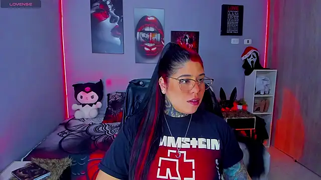 Veronika metal online show from November 2025 04:02:01 AM