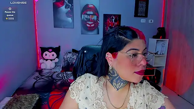 Snapshot of Veronika_metal chatting on October 2025 11:14:02 AM Veronika metal online show from October 2025 11:14:02 AM