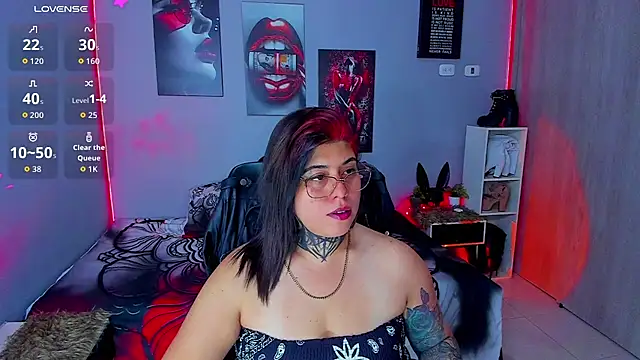 Snapshot of Veronika_metal chatting on September 2025 05:41:02 PM Veronika metal online show from September 2025 05:41:02 PM