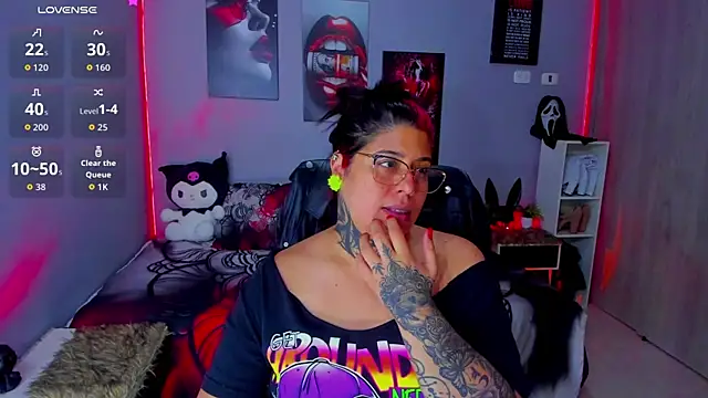 Veronika metal online show from October 2025 03:58:01 AM