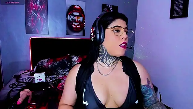 Veronika metal online show from April 2026 09:53:01 PM