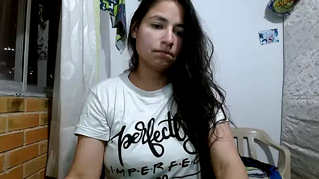 Snapshot of Escarcha-blue chatting on November 2025 04:18:01 AM Escarcha-blue online show from November 2025 04:18:01 AM