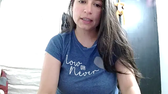 Snapshot of Escarcha-blue chatting on October 2025 04:11:01 AM Escarcha-blue online show from October 2025 04:11:01 AM