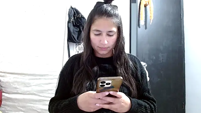 Snapshot of Escarcha-blue chatting on October 2025 04:57:02 AM Escarcha-blue online show from October 2025 04:57:02 AM