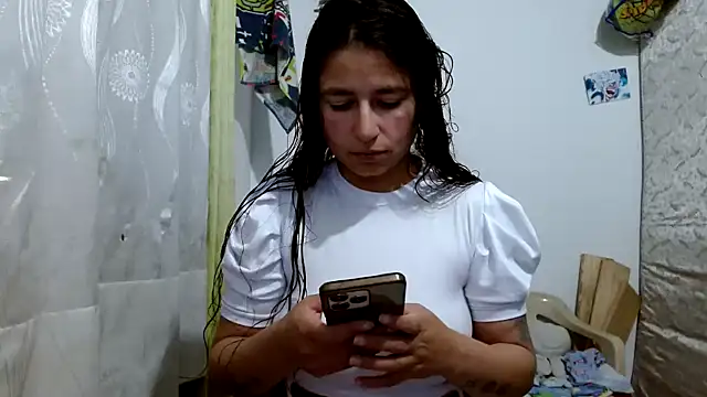 Snapshot of Escarcha-blue chatting on October 2025 12:20:01 AM Escarcha-blue online show from October 2025 12:20:01 AM