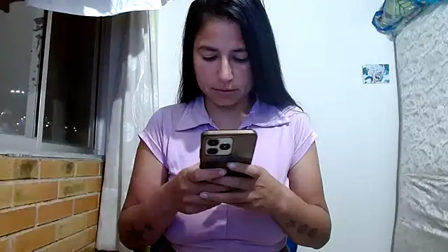 Snapshot of Escarcha-blue chatting on November 2025 01:06:01 AM Escarcha-blue online show from November 2025 01:06:01 AM