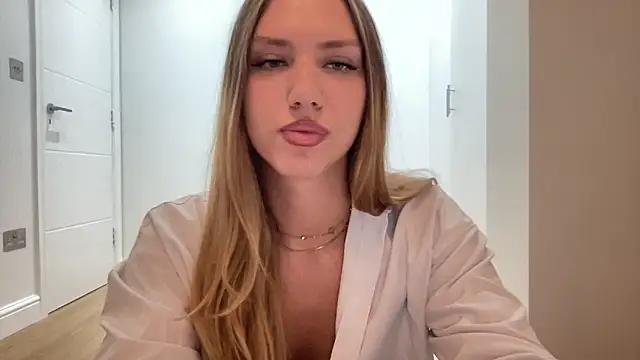 Snapshot of mariareevx chatting on September 2025 10:27:02 PM mariareevx online show from September 2025 10:27:02 PM
