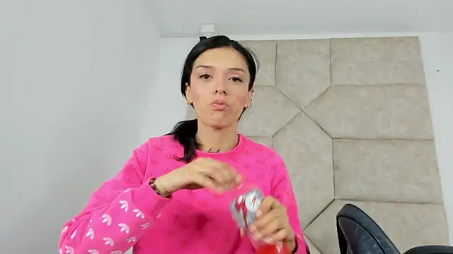 Vaiolett Smith online show from November 2025 12:53:02 PM