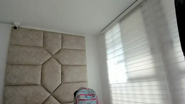 Vaiolett Smith online show from November 2025 02:32:02 PM