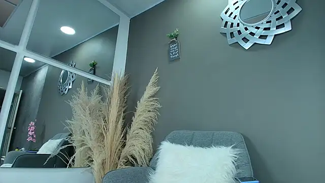 Snapshot of Vaiolett_Smith chatting on January 2026 01:38:01 PM Vaiolett Smith online show from January 2026 01:38:01 PM