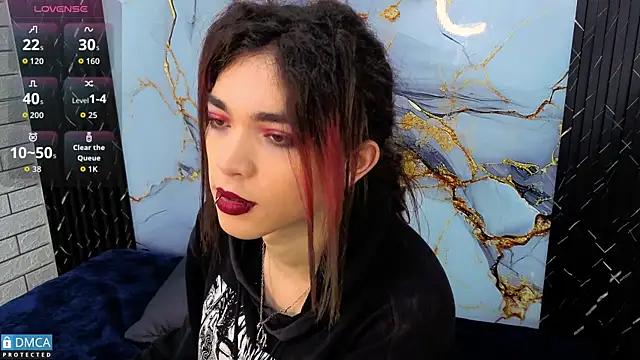 Snapshot of MaeveKuro chatting on December 2025 03:07:01 AM MaeveKuro online show from December 2025 03:07:01 AM