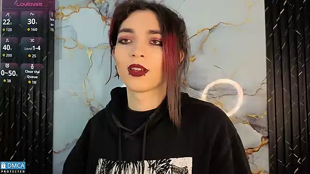 Snapshot of MaeveKuro chatting on November 2025 03:43:02 AM MaeveKuro online show from November 2025 03:43:02 AM