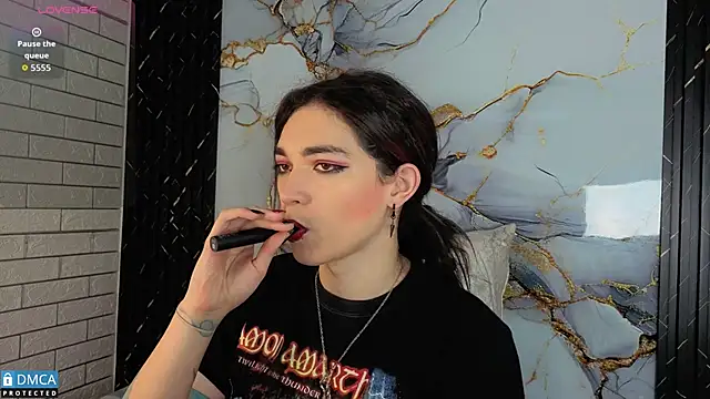 Snapshot of MaeveKuro chatting on November 2025 03:10:02 AM MaeveKuro online show from November 2025 03:10:02 AM