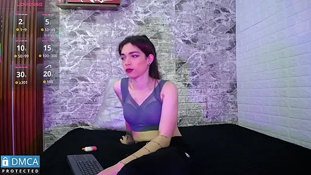 MaeveKuro online show from September 2025 03:12:02 AM
