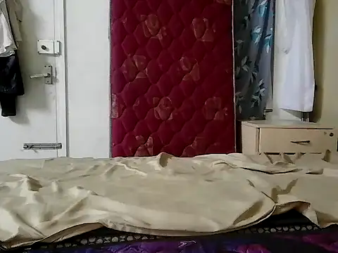 fitbuddy1 online show from November 2025 06:02:02 PM