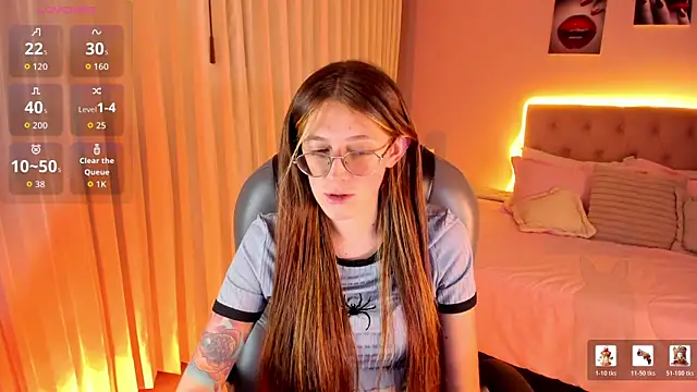 Emily Warren  online show from April 2026 08:17:01 PM