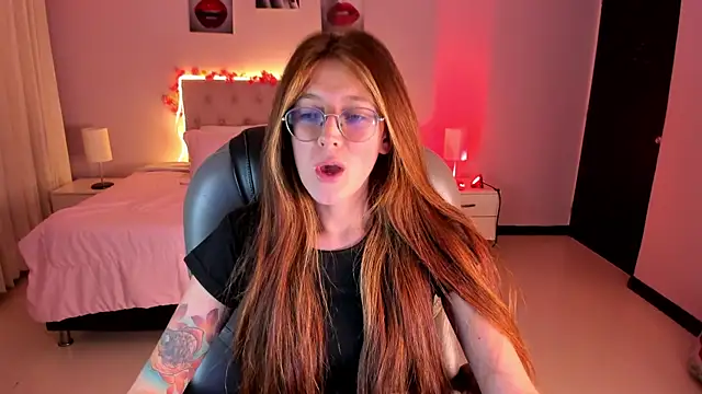 Emily Warren  online show from April 2026 09:05:02 PM