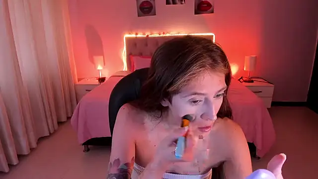 Emily Warren  online show from January 2026 07:51:02 PM