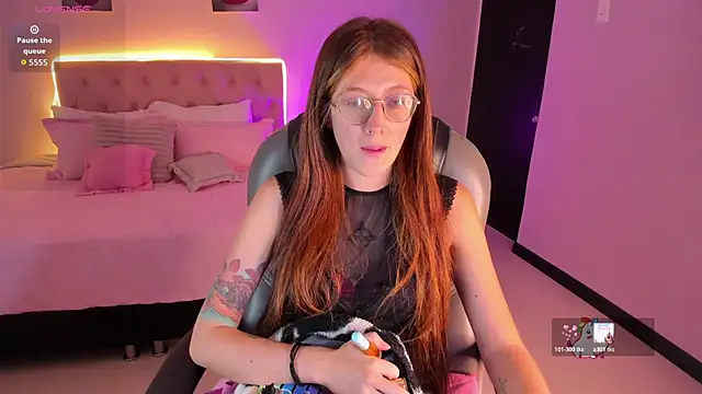 Emily Warren  online show from March 2026 08:11:02 PM