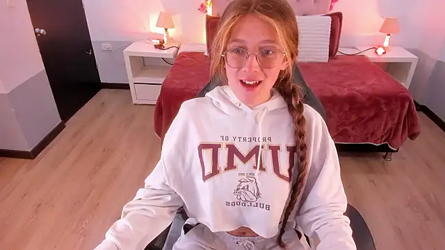 Emily Warren  online show from February 2026 04:03:01 PM