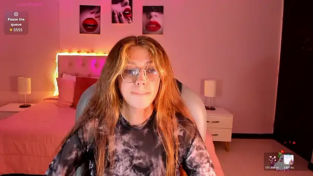 Emily Warren  online show from March 2026 07:43:02 PM