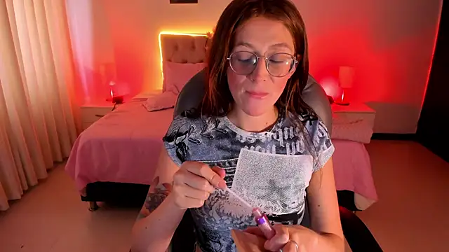 Emily Warren  online show from September 2025 08:15:02 PM