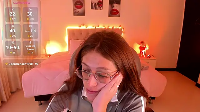 Emily Warren  online show from November 2025 07:47:01 PM