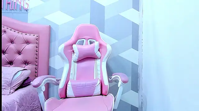 Gianna Watson online show from March 2025 01:17:01 PM