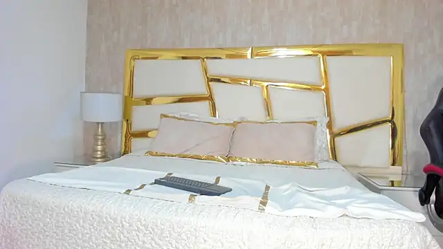 Gianna Watson online show from February 2025 05:53:01 PM