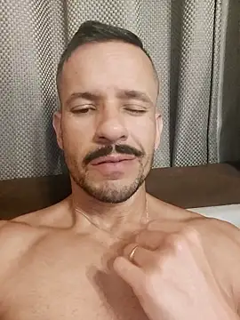 Snapshot of juniortche1313 chatting on October 2025 02:02:01 AM juniortche1313 online show from October 2025 02:02:01 AM