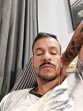 Snapshot of juniortche1313 chatting on October 2025 01:42:02 AM juniortche1313 online show from October 2025 01:42:02 AM