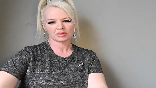 Snapshot of Blonde-Grace chatting on July 2026 01:51:02 PM Blonde-Grace online show from July 2026 01:51:02 PM