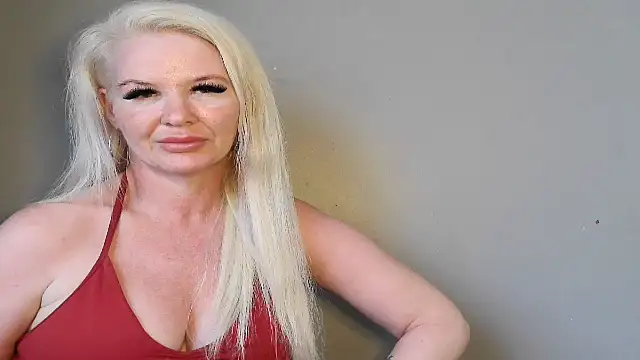 Snapshot of Blonde-Grace chatting on July 2026 05:42:01 PM Blonde-Grace online show from July 2026 05:42:01 PM