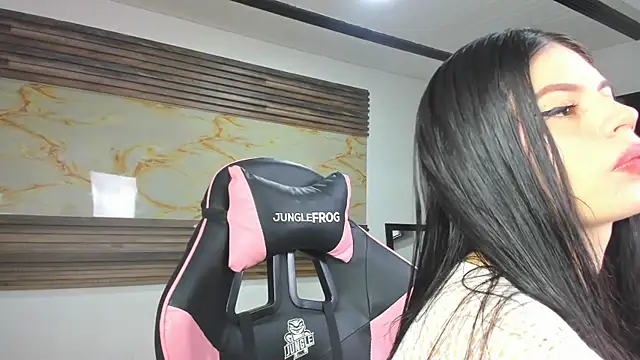 Cloe roouse online show from December 2025 09:03:02 PM