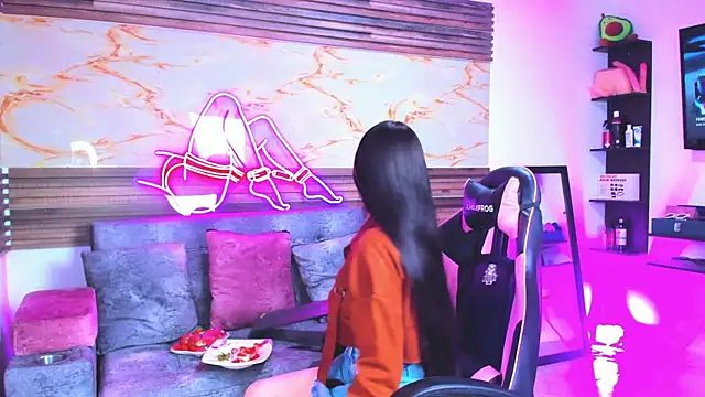 Cloe roouse online show from April 2026 02:07:02 PM
