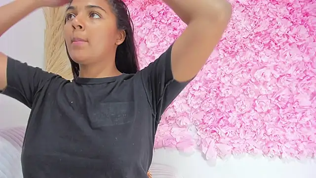 Melodymoore  online show from February 2026 09:27:02 PM